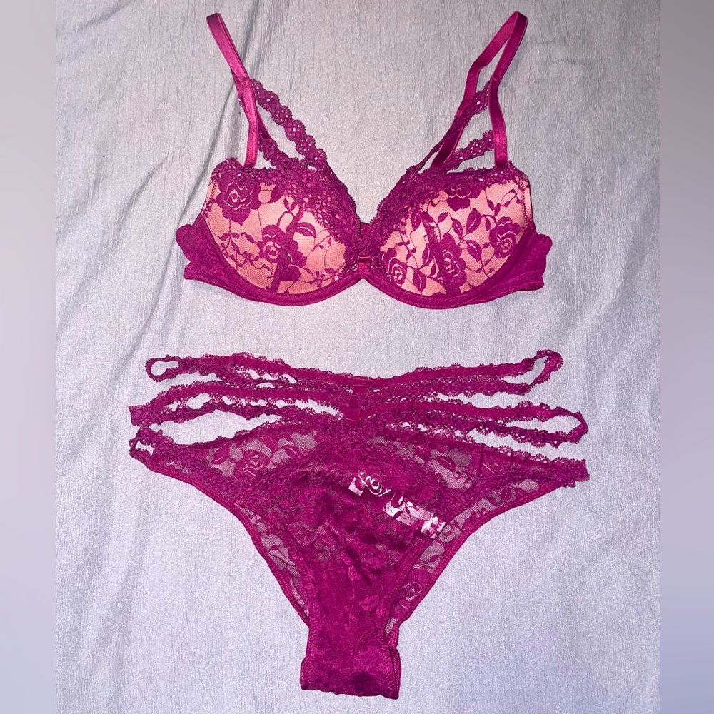 Burgundy Bra and Pantie lingerie set!